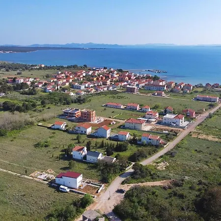 Lavanda With Jacuzzi Holiday home Privlaka (Zadar)